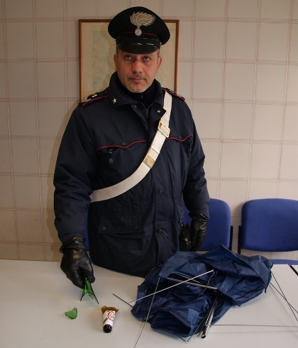 carabiniere vetri_rotti